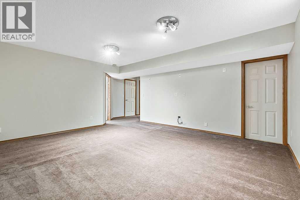 Photo 31 of 14 Crystalridge Bay, Okotoks AB