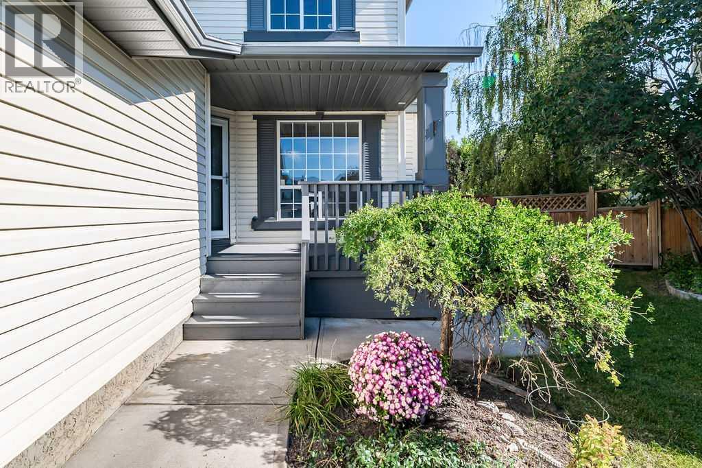 Photo 2 of 14 Crystalridge Bay, Okotoks AB