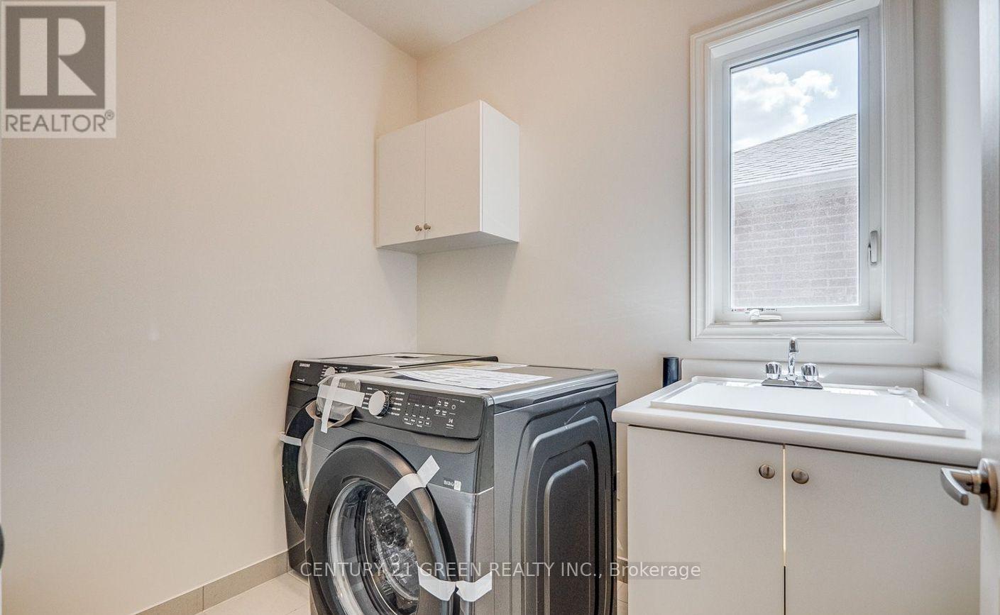 Photo 30 of 59 Hager Crk Terrace, Hamilton ON