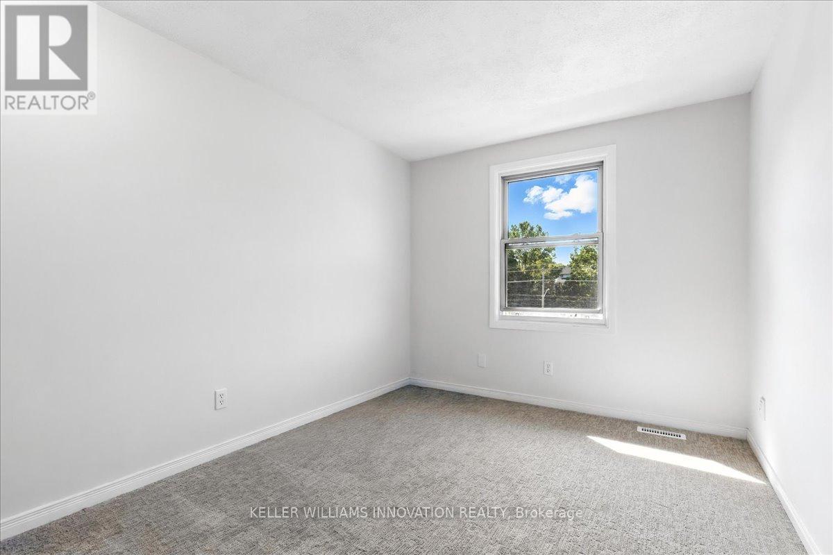 Photo 15 of 29 11 Grand River Boulevard, Kitchener ON