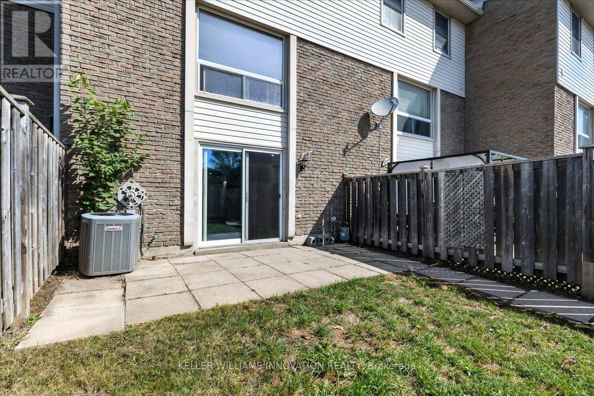 Photo 27 of 29 11 Grand River Boulevard, Kitchener ON