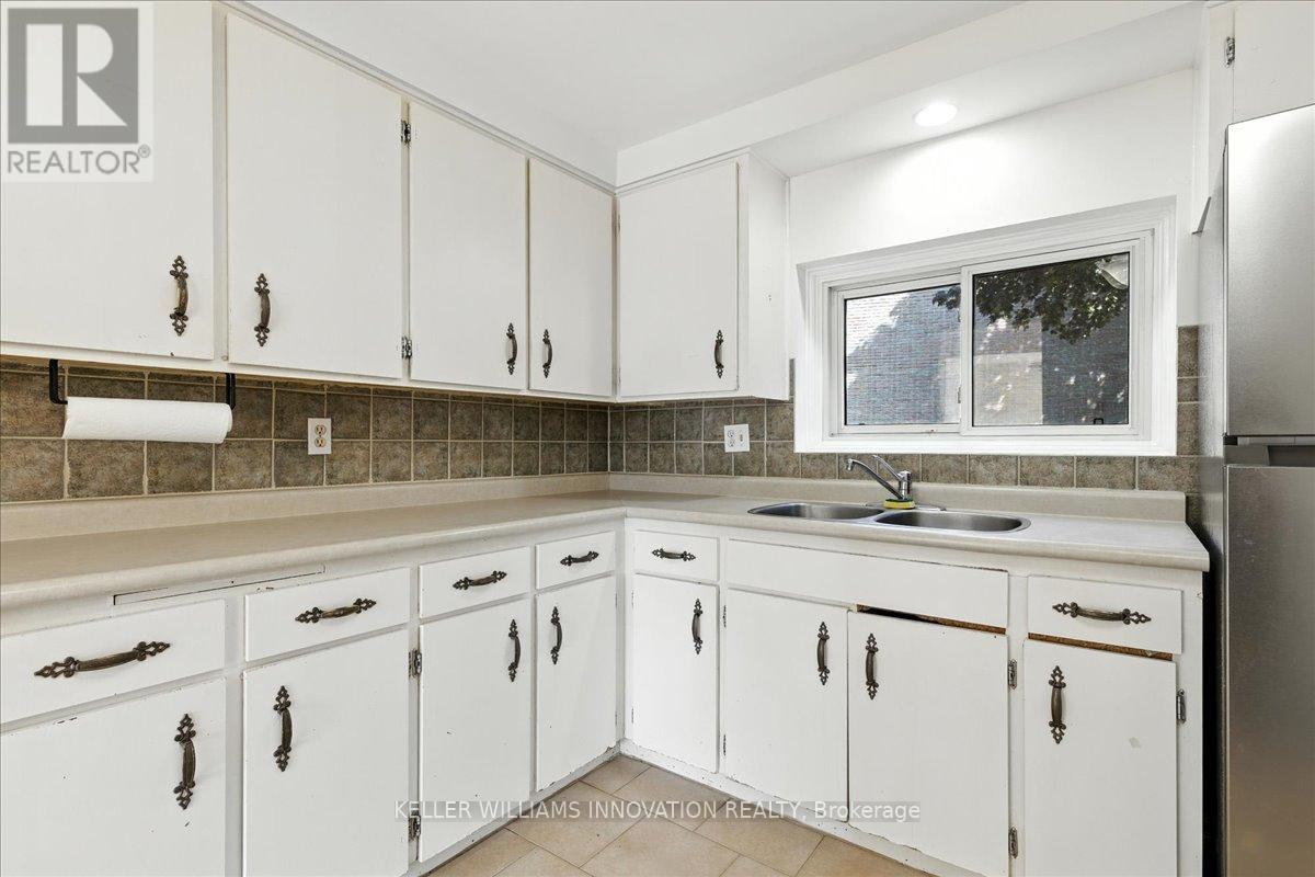 Photo 6 of 29 11 Grand River Boulevard, Kitchener ON