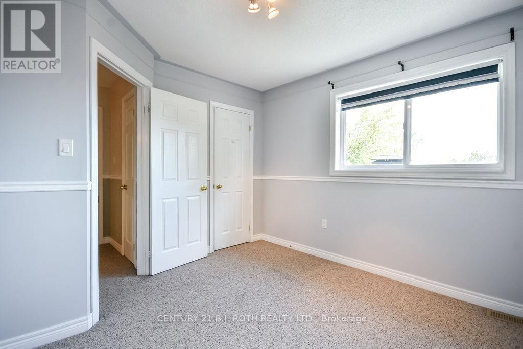 Photo 29 of 1 Golden Eagle Way, Barrie ON