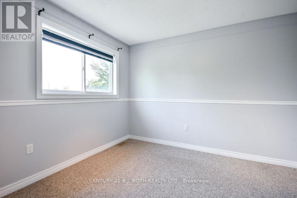 Photo 27 of 1 Golden Eagle Way, Barrie ON