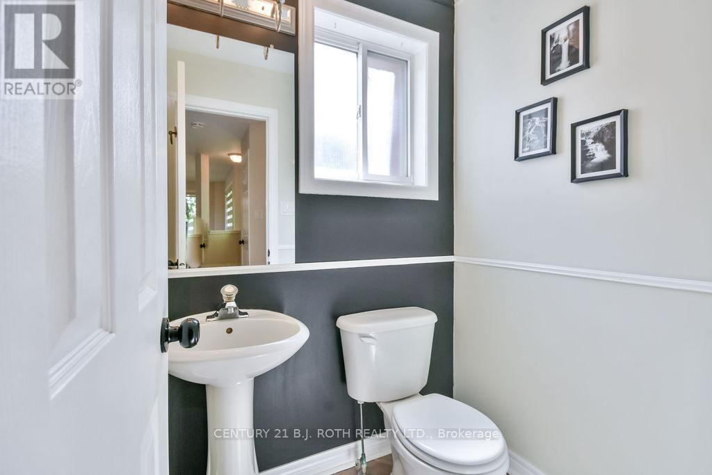 Photo 21 of 1 Golden Eagle Way, Barrie ON