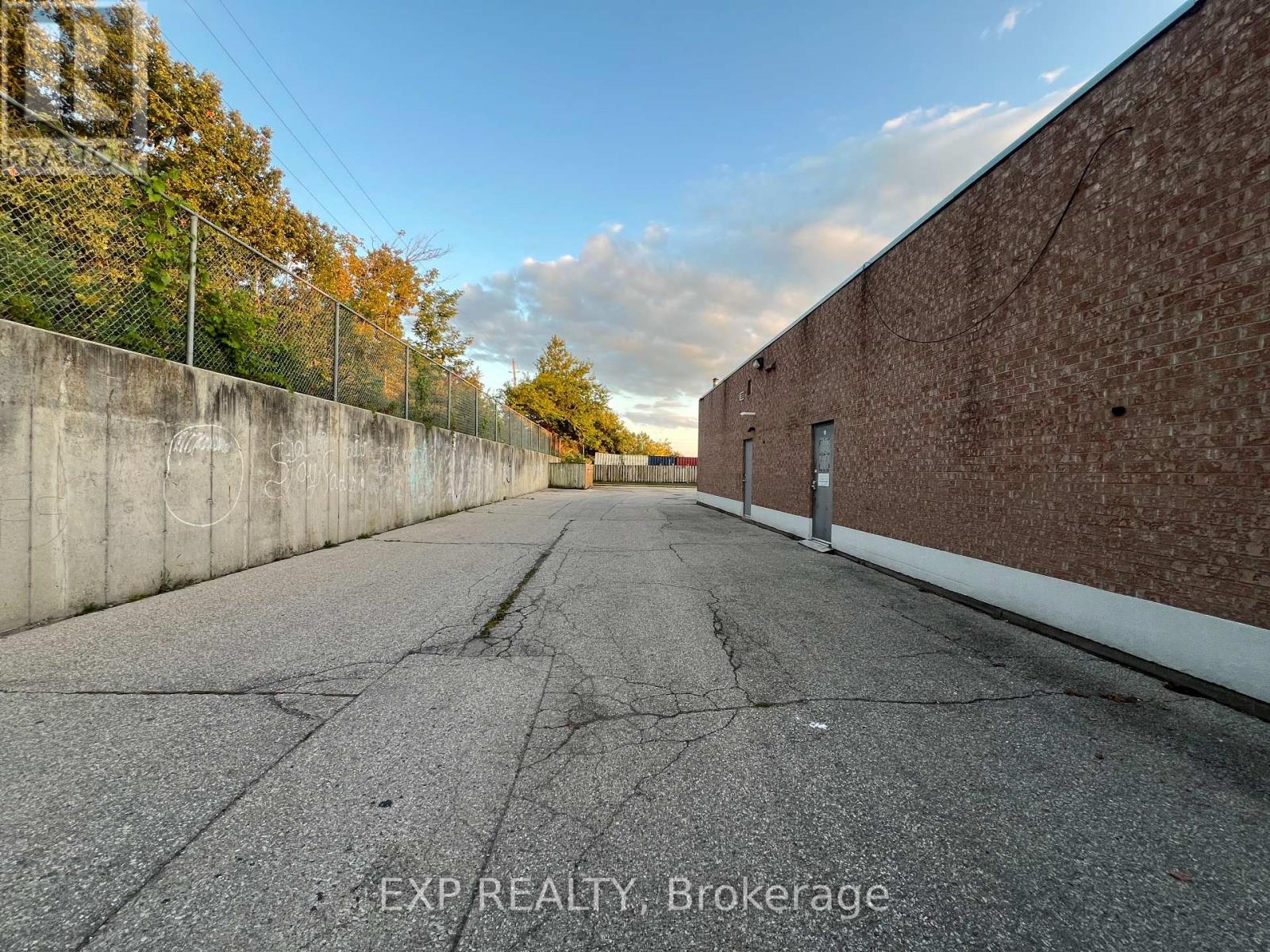 Photo 15 of 383 Elgin Street N, Cambridge ON