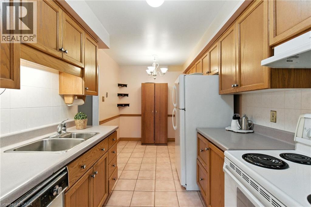 Photo 12 of 3008 Palmer Drive Unit 5, Burlington ON