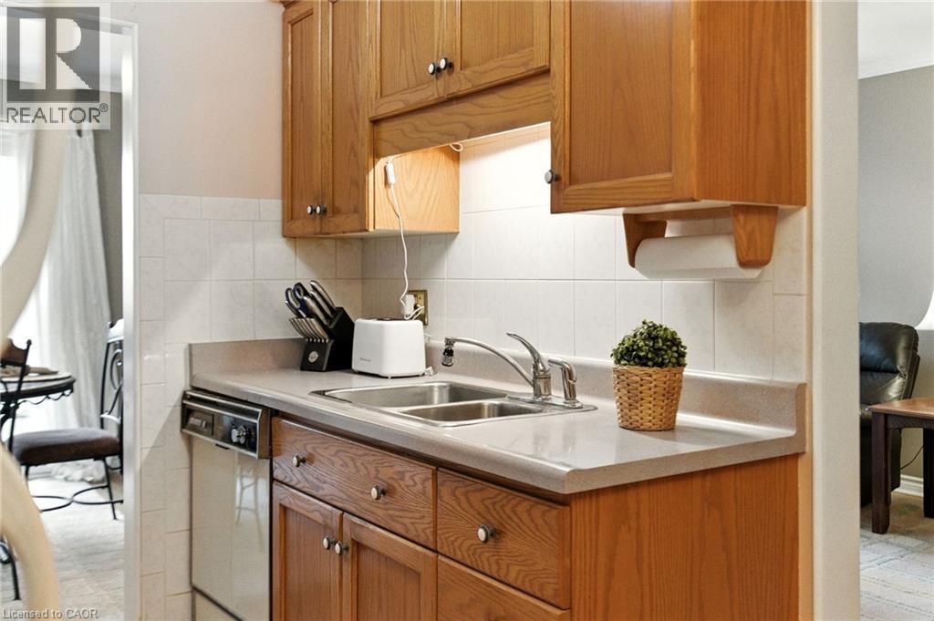 Photo 13 of 3008 Palmer Drive Unit 5, Burlington ON