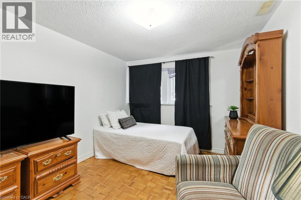 Photo 21 of 3008 Palmer Drive Unit 5, Burlington ON