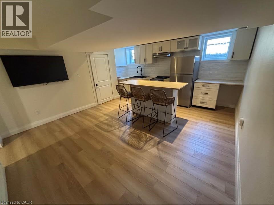 Photo 2 of 4 Bankfield Crescent Unit 2, Hamilton ON