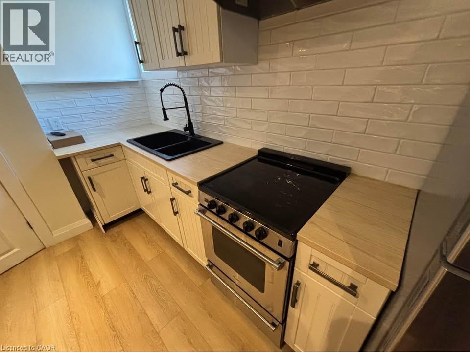 Photo 4 of 4 Bankfield Crescent Unit 2, Hamilton ON