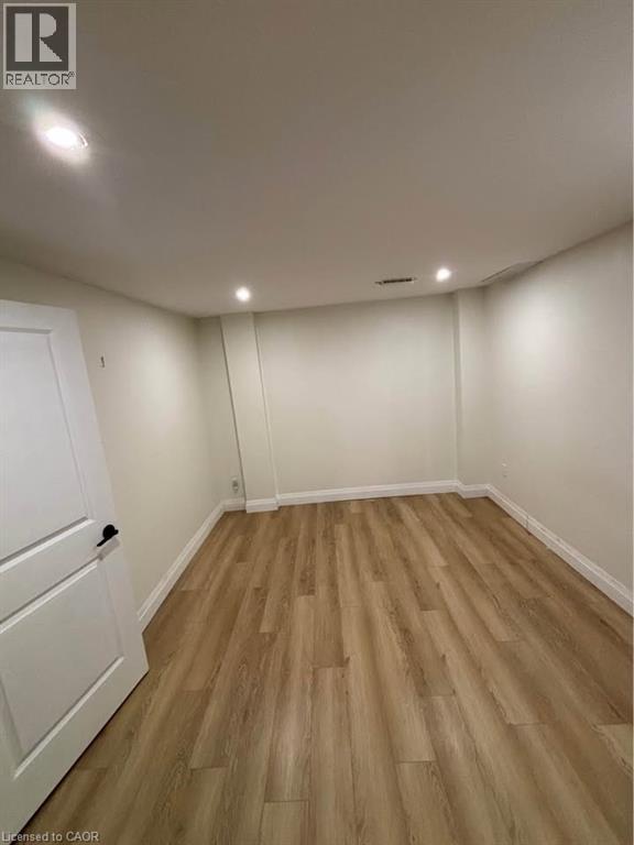 Photo 7 of 4 Bankfield Crescent Unit 2, Hamilton ON