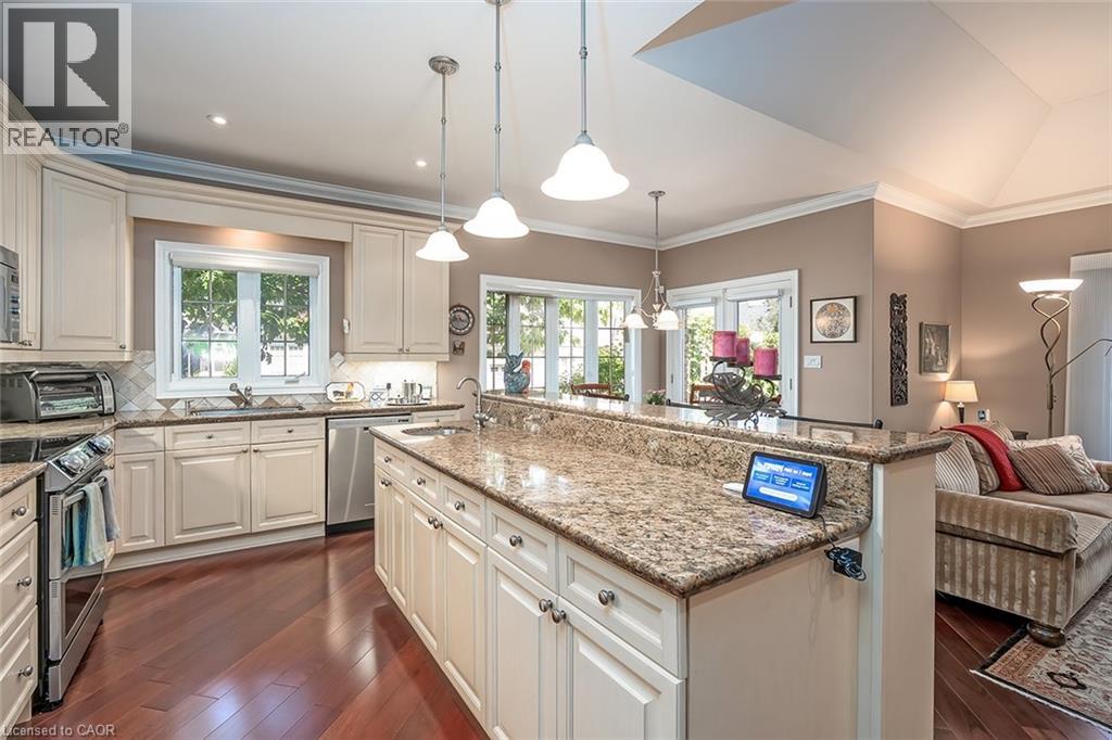 Photo 15 of 2375 Ravine Gate, Oakville ON