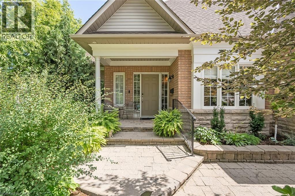 Photo 7 of 2375 Ravine Gate, Oakville ON