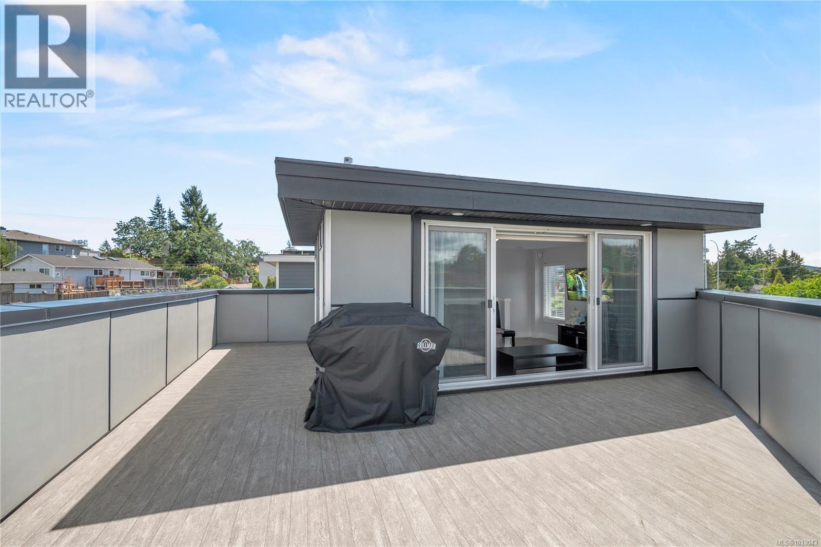 701 Strandlund Ave, Langford