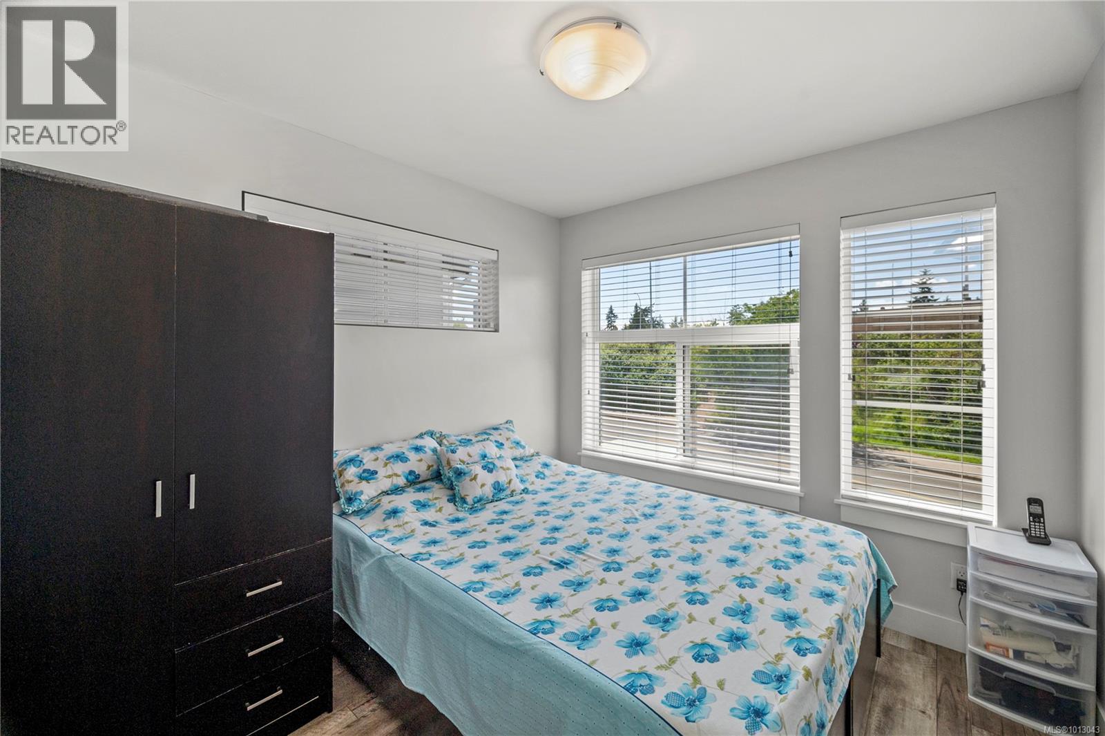 701 Strandlund Ave, Langford