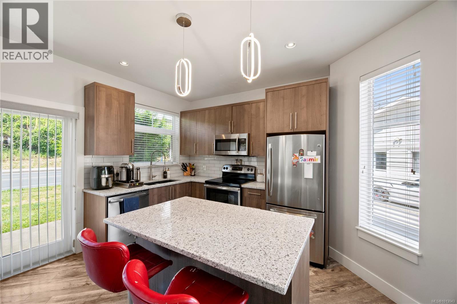 701 Strandlund Ave, Langford