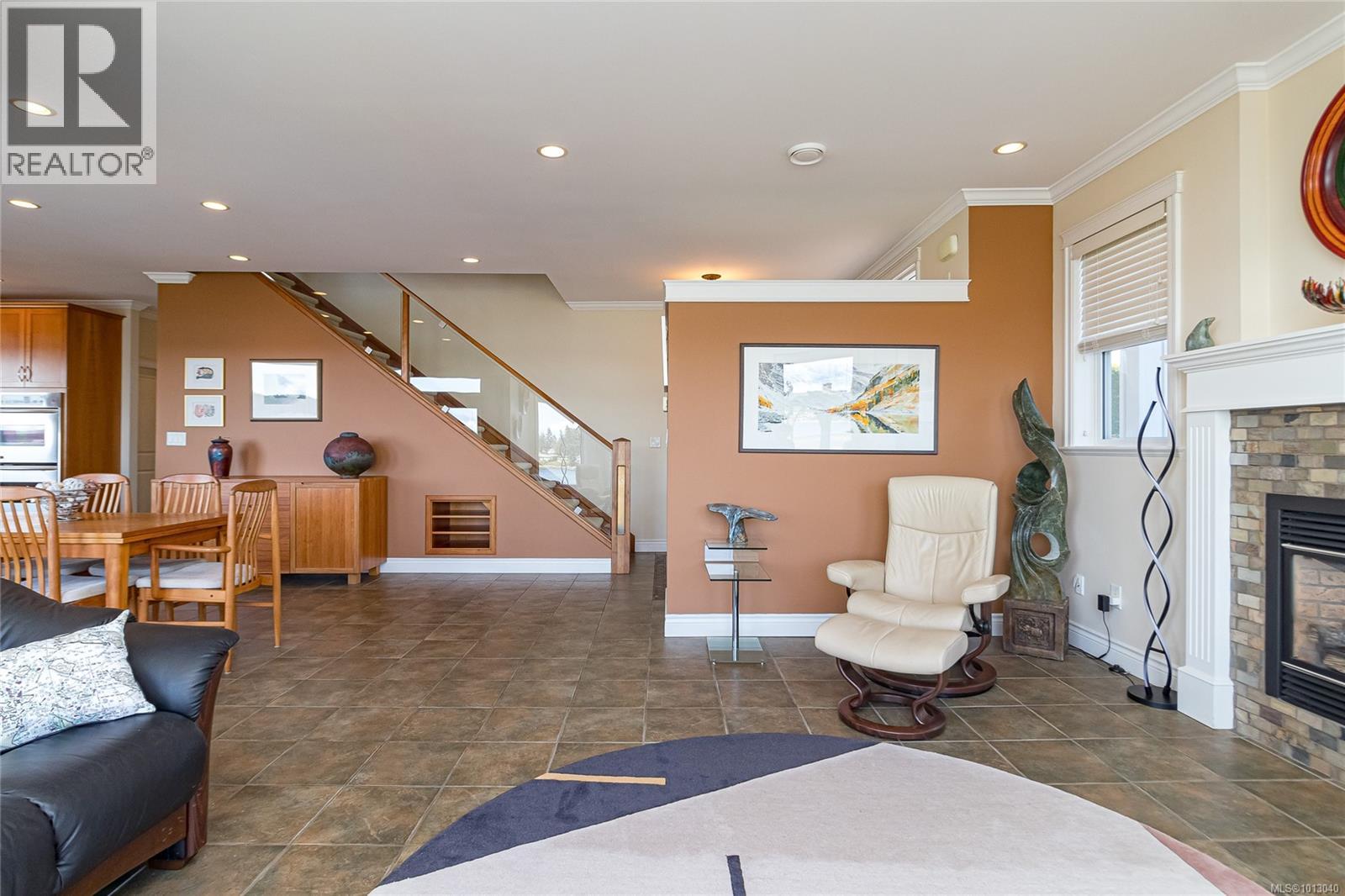 10239 Fifth St, Sidney