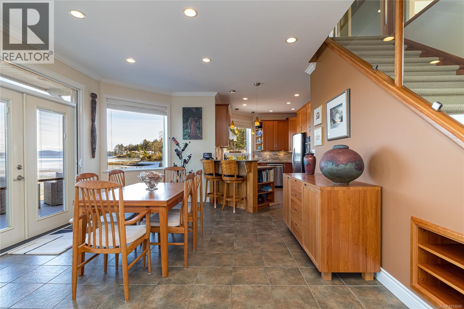 10239 Fifth St, Sidney