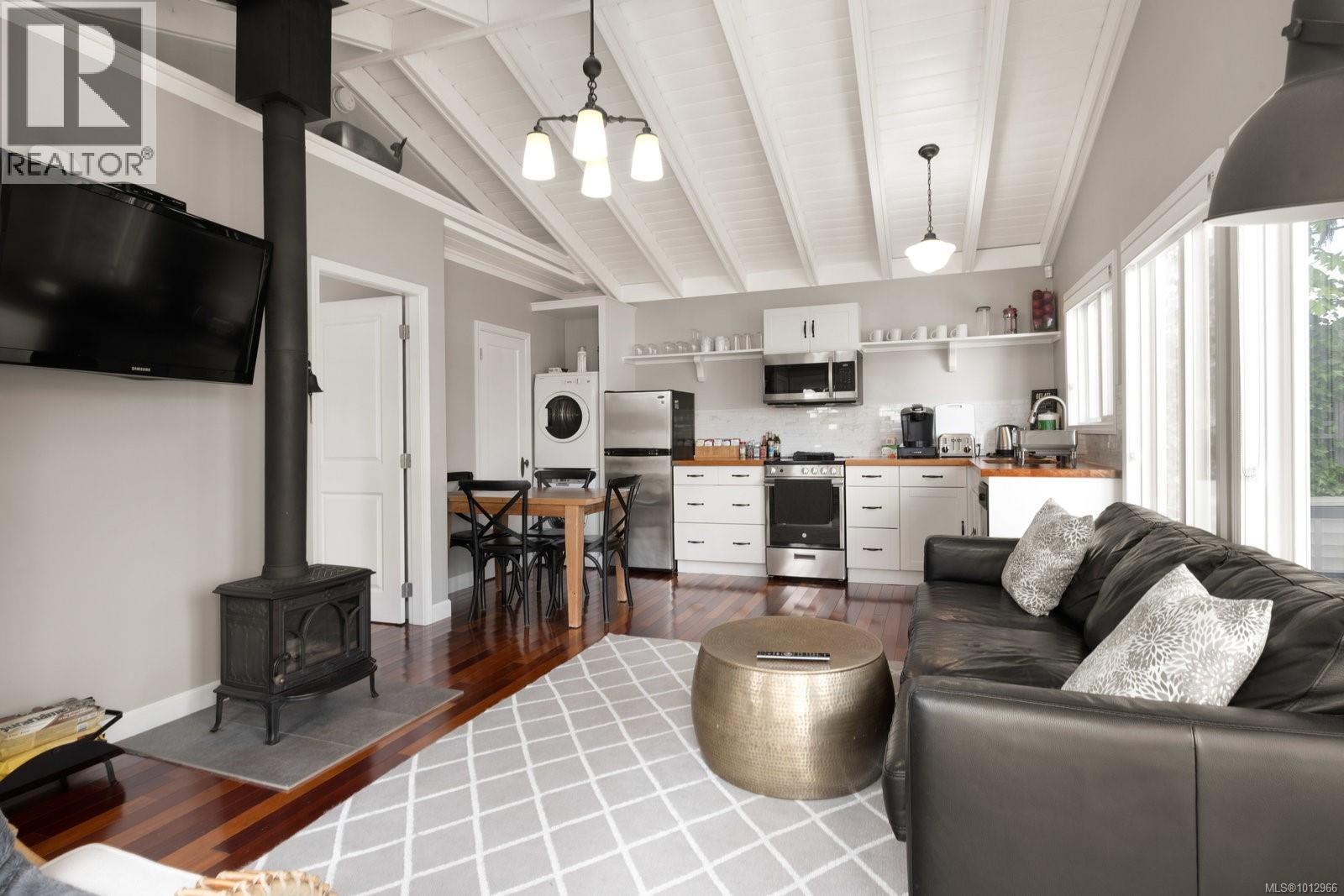  2021 Saseenos Road, Sooke