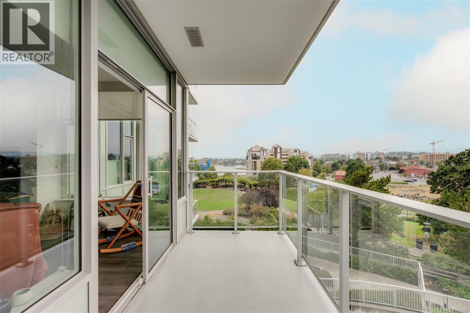 304 60 Saghalie Road, Victoria