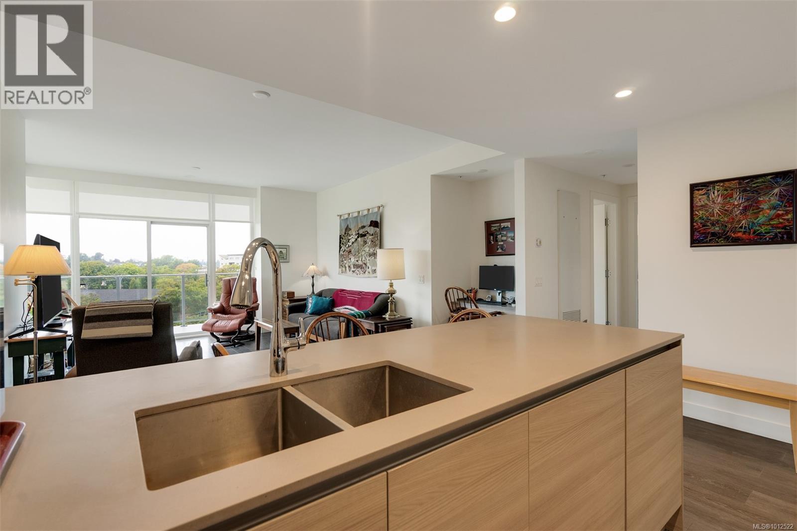 304 60 Saghalie Road, Victoria