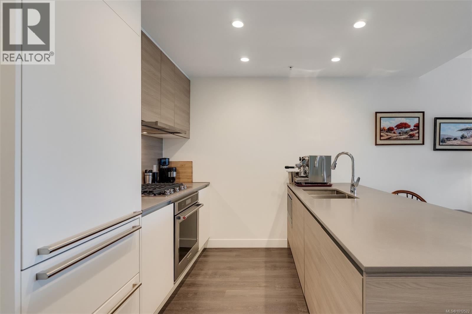 304 60 Saghalie Road, Victoria