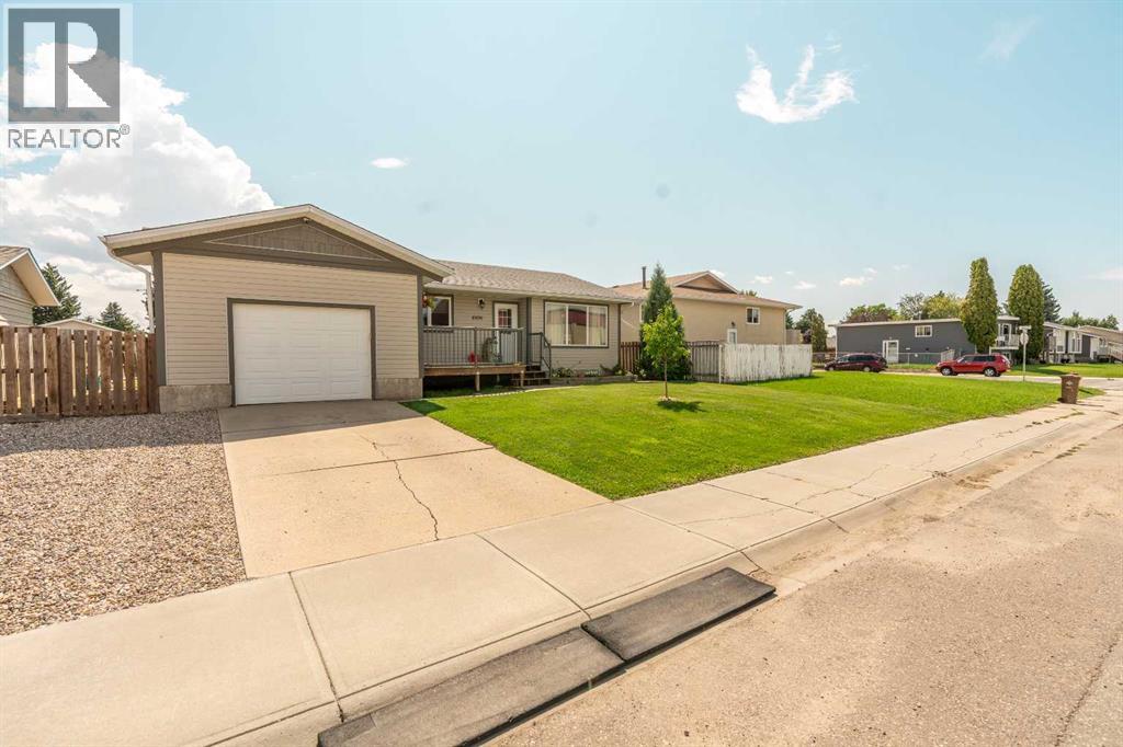 Photo 2 of 4806 60 Ave, Taber AB