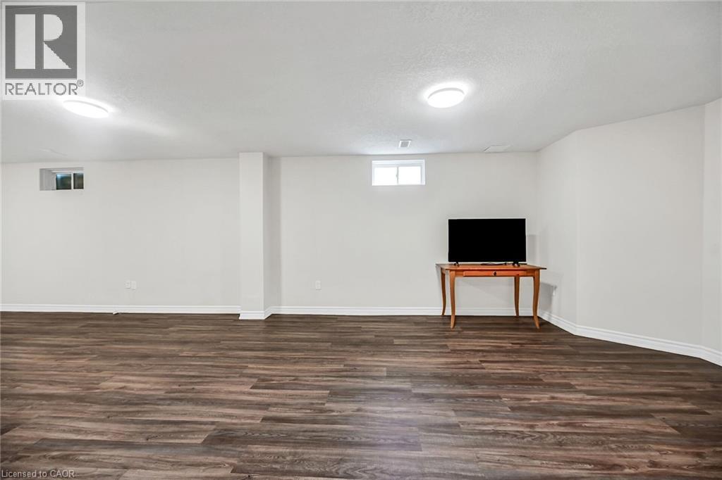 Photo 38 of 99 Panabaker Drive Unit 8, Ancaster ON