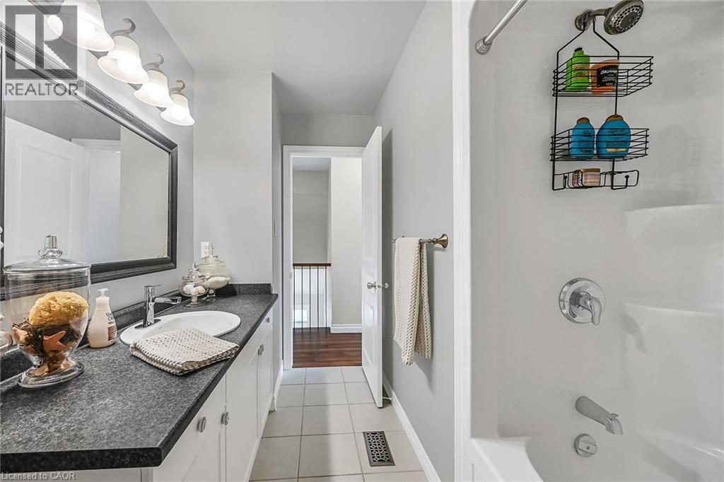 Photo 37 of 99 Panabaker Drive Unit 8, Ancaster ON