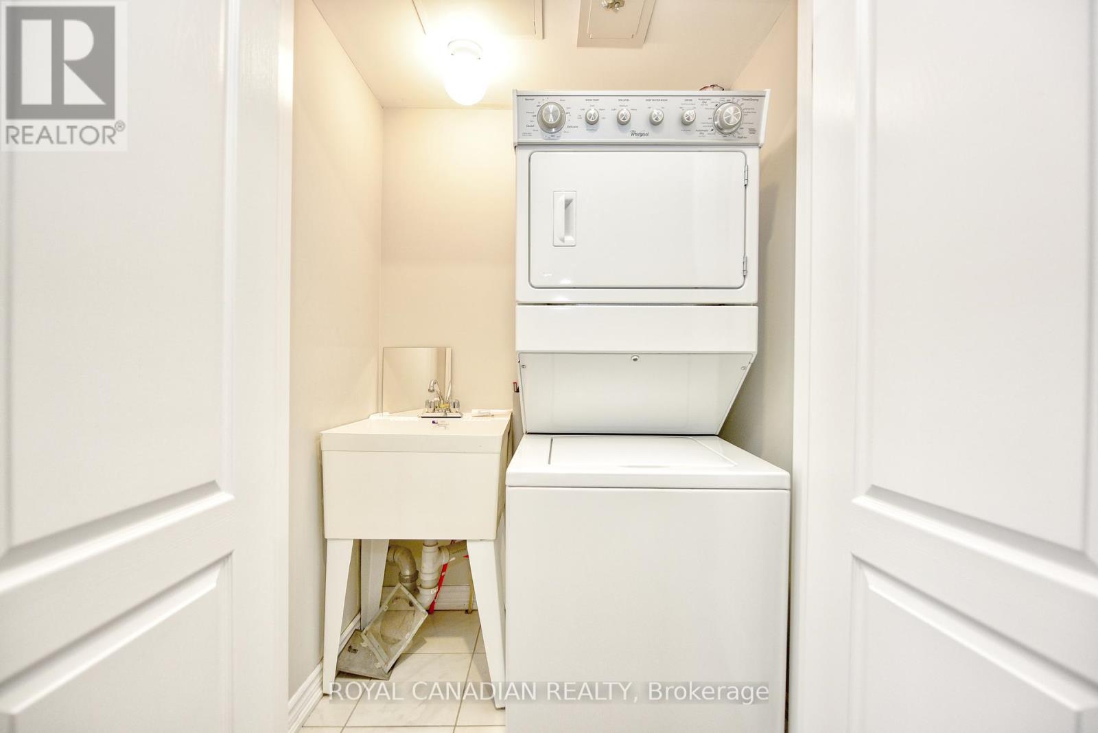 Photo 16 of 225 3865 Major Mackenzie Drive, Vaughan ON