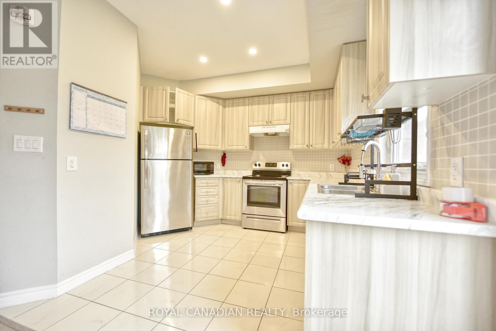 Photo 24 of 225 3865 Major Mackenzie Drive, Vaughan ON