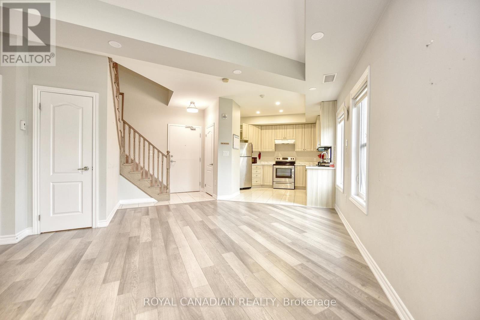 Photo 22 of 225 3865 Major Mackenzie Drive, Vaughan ON