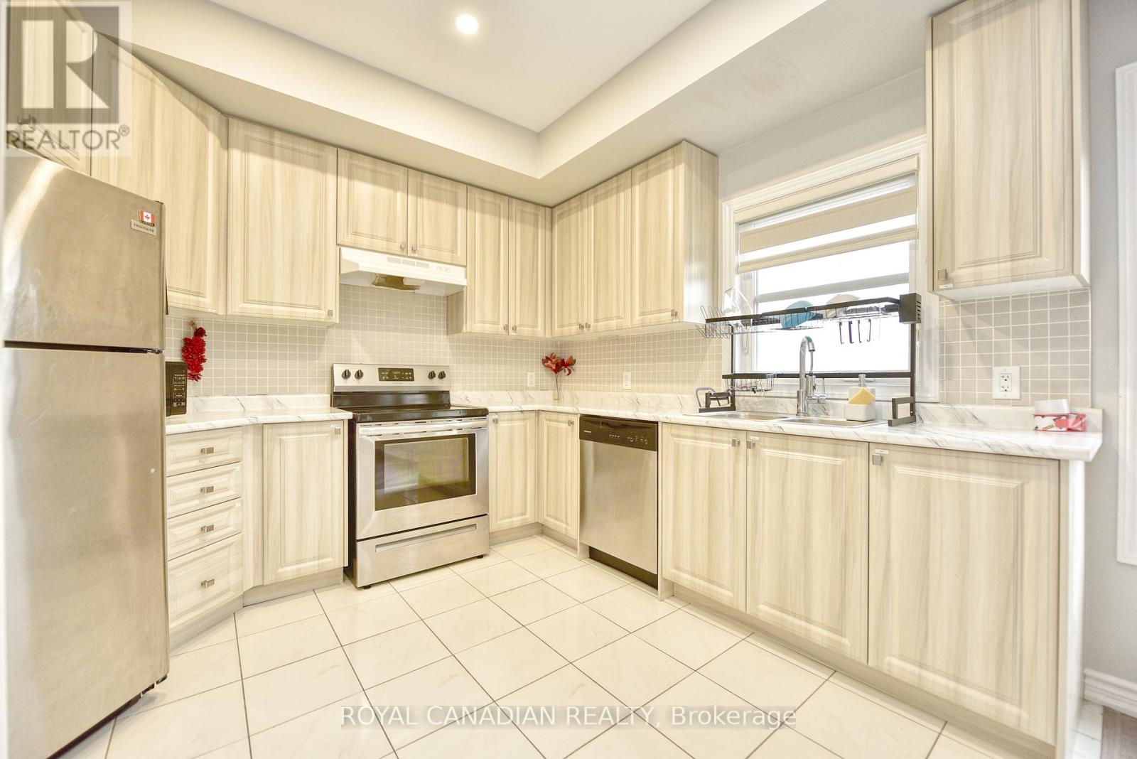 Photo 26 of 225 3865 Major Mackenzie Drive, Vaughan ON