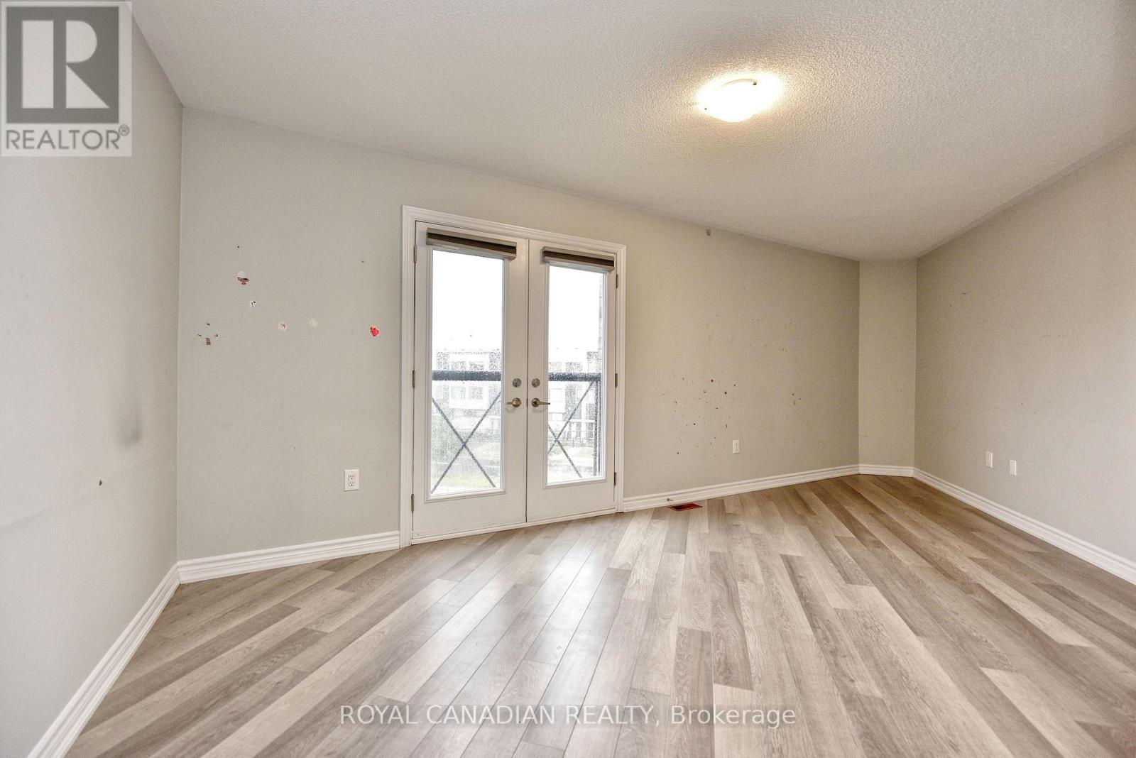 Photo 3 of 225 3865 Major Mackenzie Drive, Vaughan ON