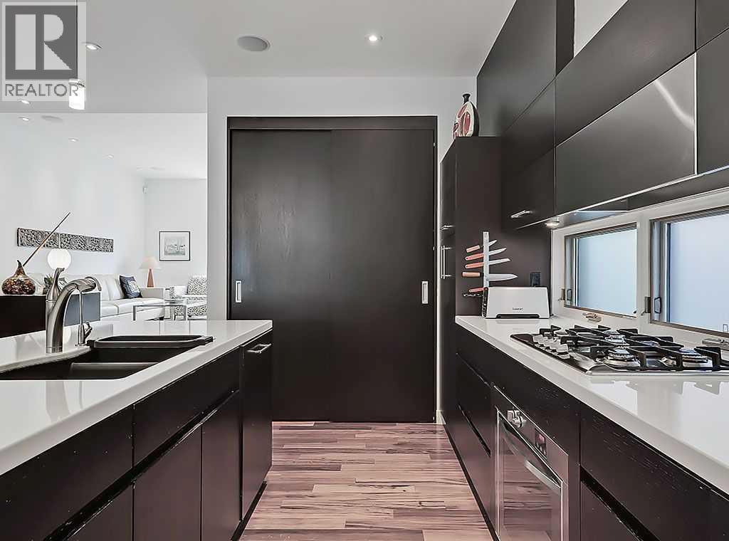 Photo 9 of 2307 3 Avenue Nw, Calgary AB