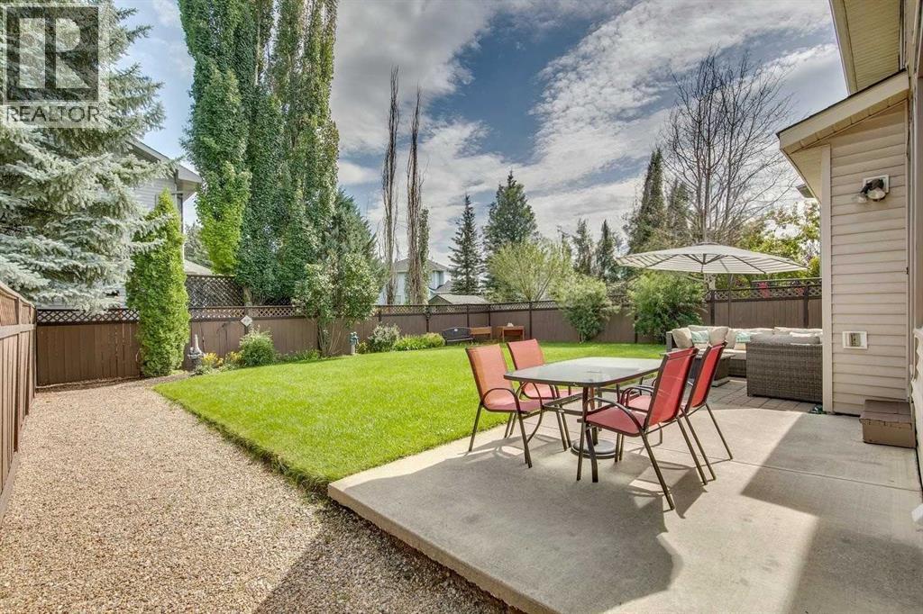 Photo 10 of 2108 Douglasbank Crescent Se, Calgary AB