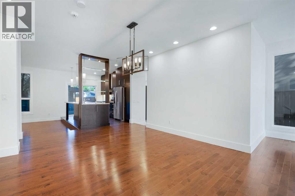 Photo 5 of 4927 21 Street Sw, Calgary AB