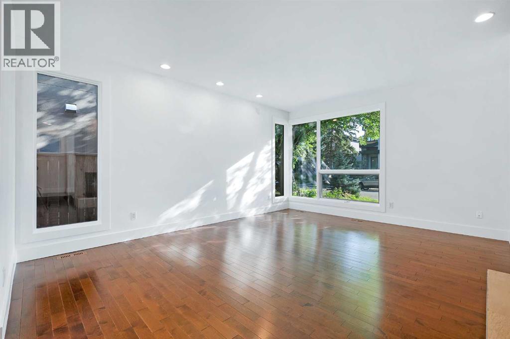 Photo 7 of 4927 21 Street Sw, Calgary AB