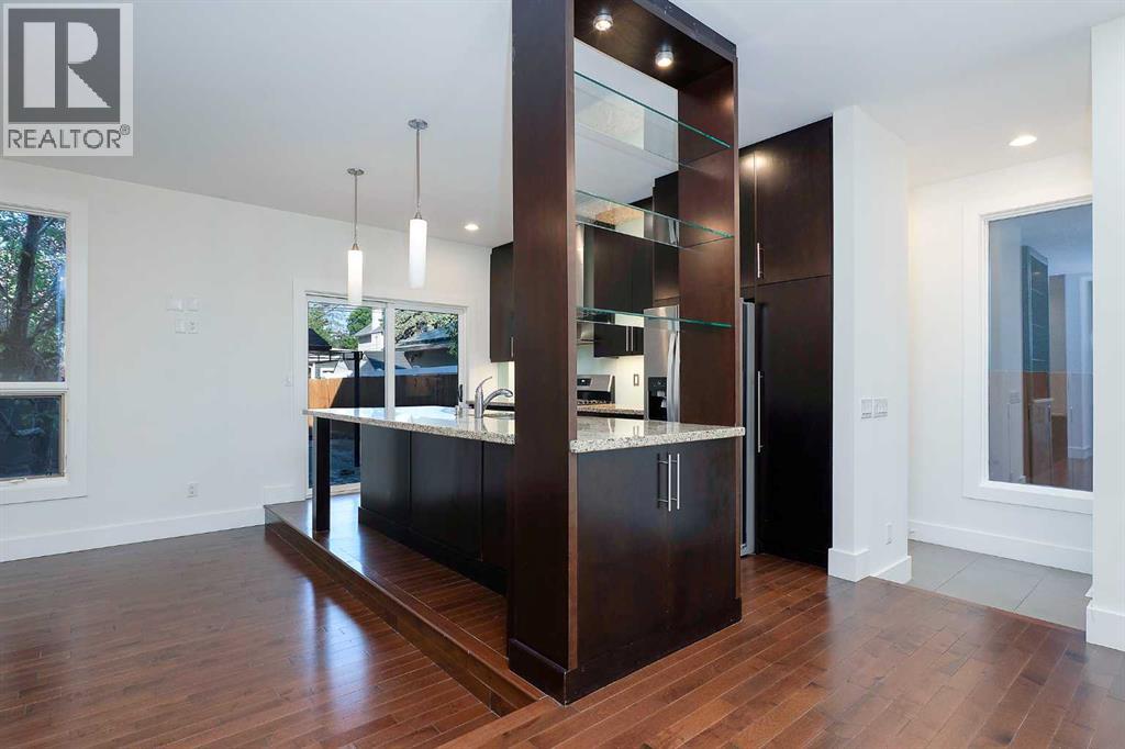 Photo 12 of 4927 21 Street Sw, Calgary AB