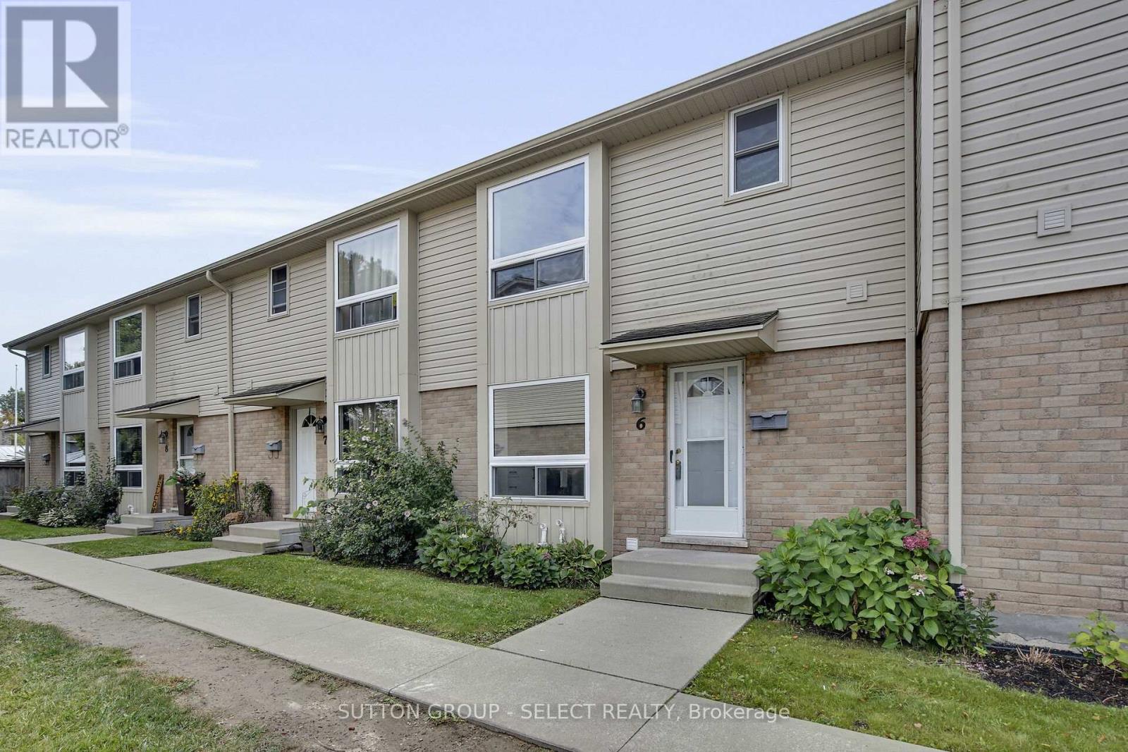 Photo 1 of 6 626 Wharncliffe Road S, London South ON