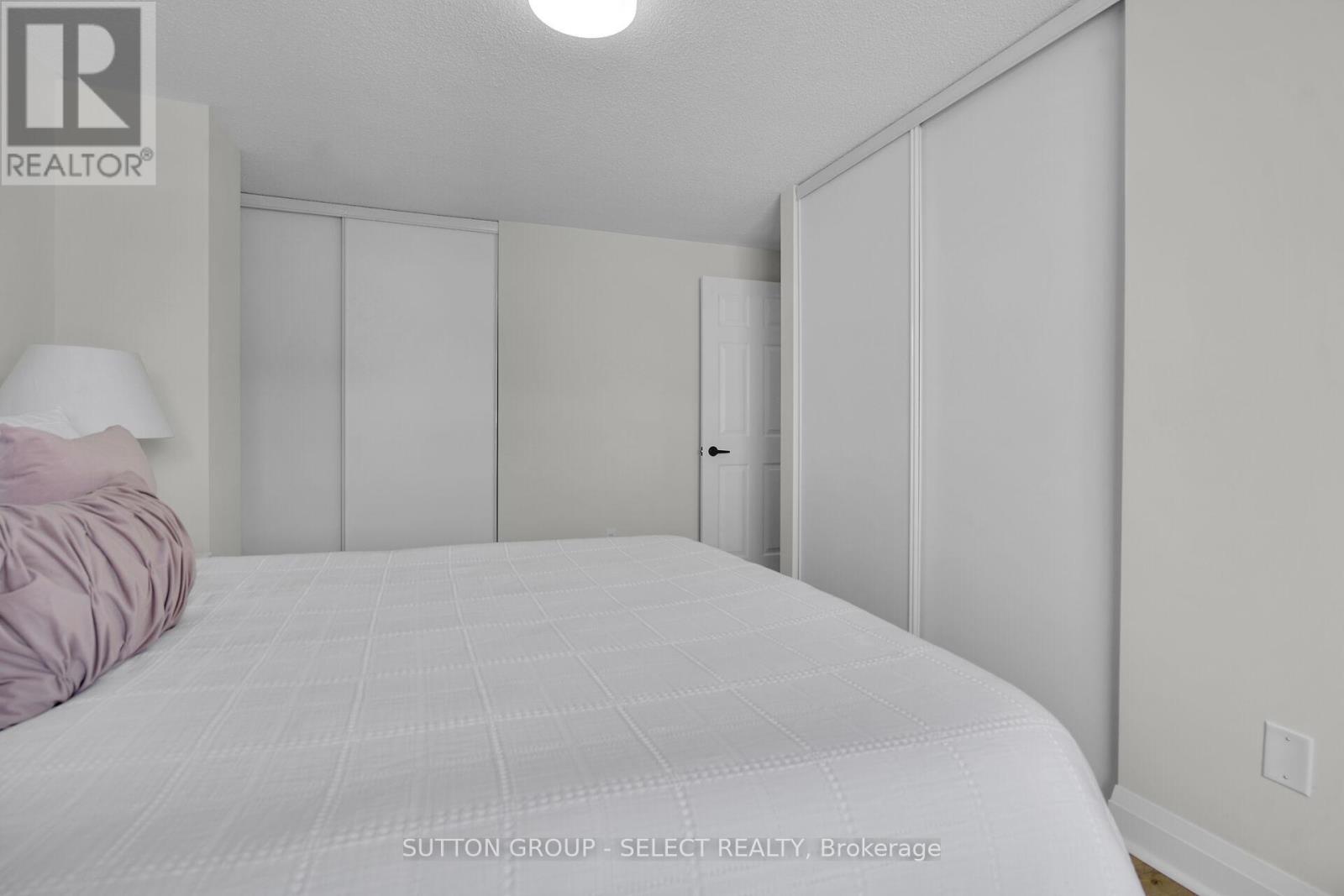 Photo 18 of 6 626 Wharncliffe Road S, London South ON