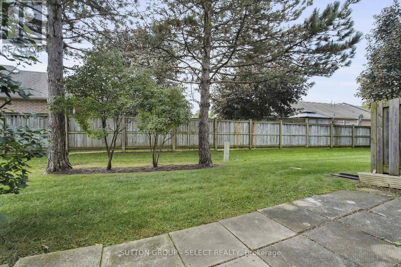Photo 31 of 6 626 Wharncliffe Road S, London South ON