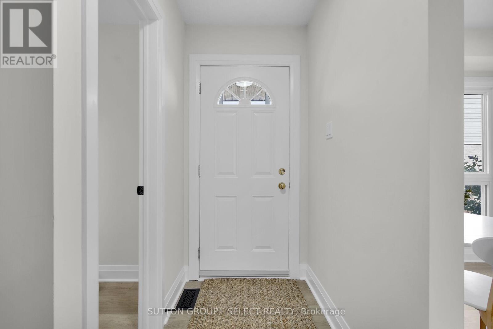Photo 5 of 6 626 Wharncliffe Road S, London South ON