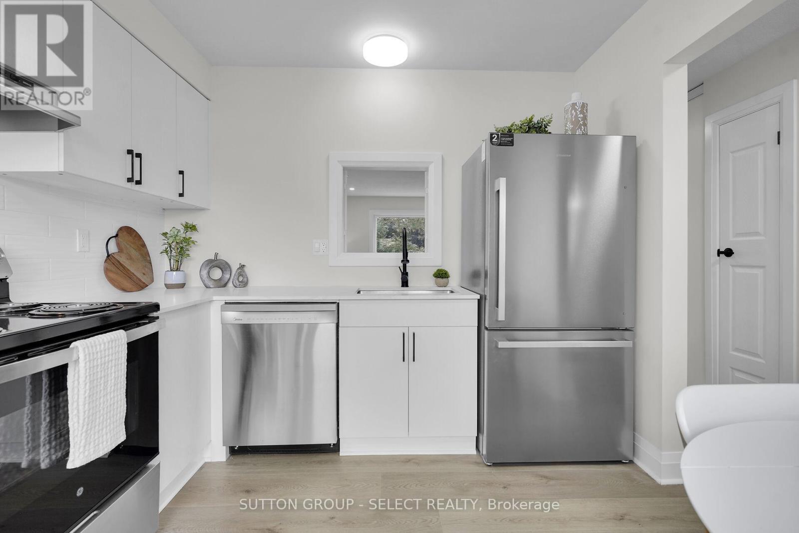 Photo 7 of 6 626 Wharncliffe Road S, London South ON
