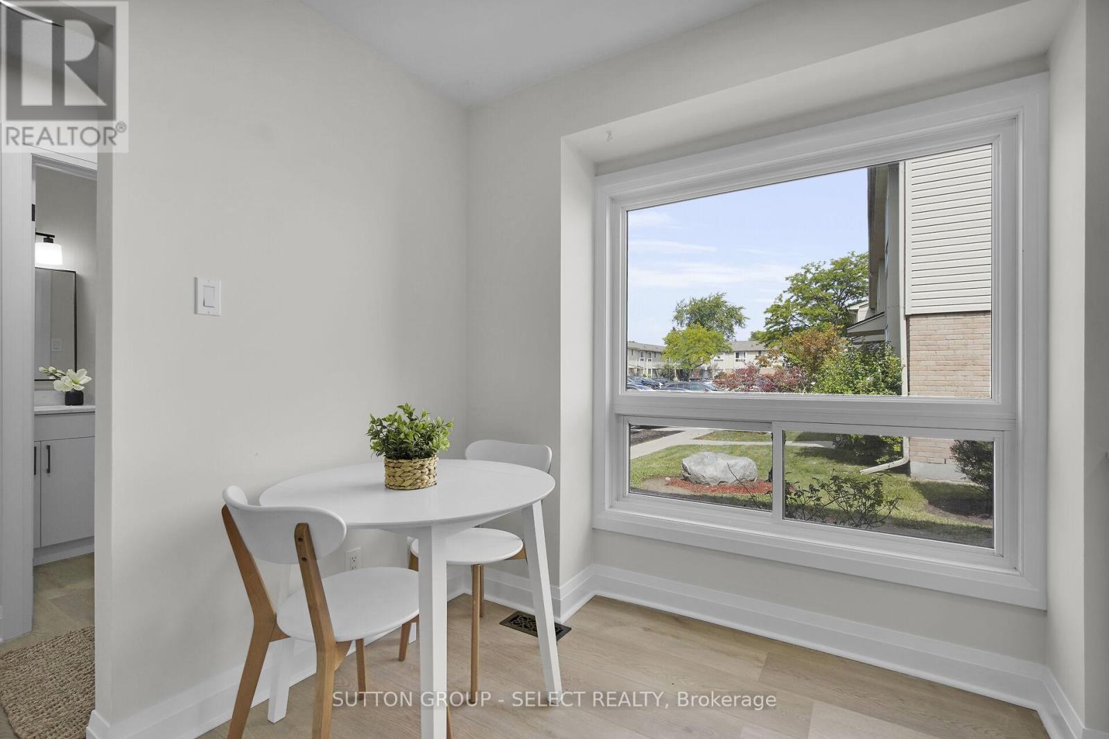 Photo 9 of 6 626 Wharncliffe Road S, London South ON