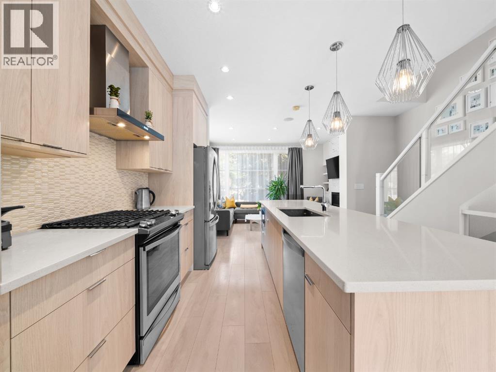 Photo 4 of 2104 Richmond Road Sw, Calgary AB