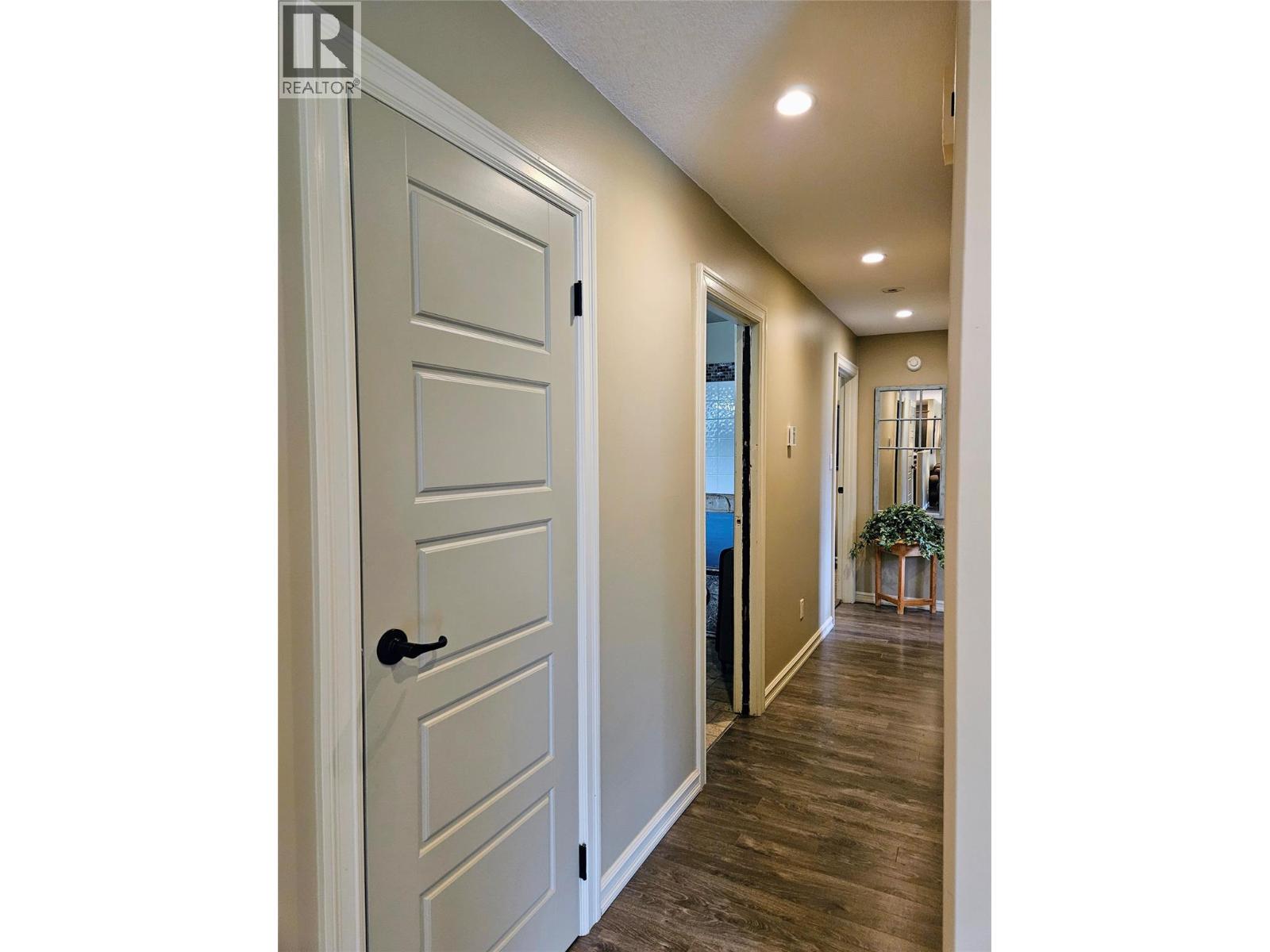 1718 9th Avenue, Invermere