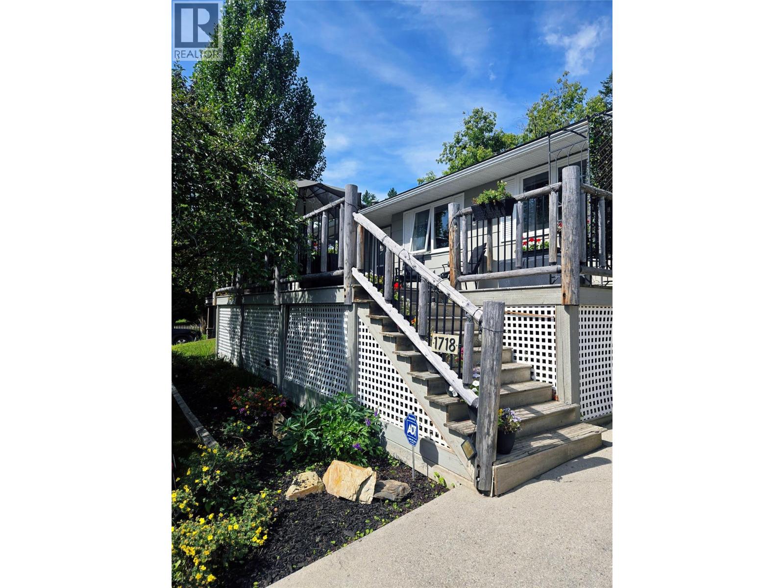 1718 9th Avenue, Invermere