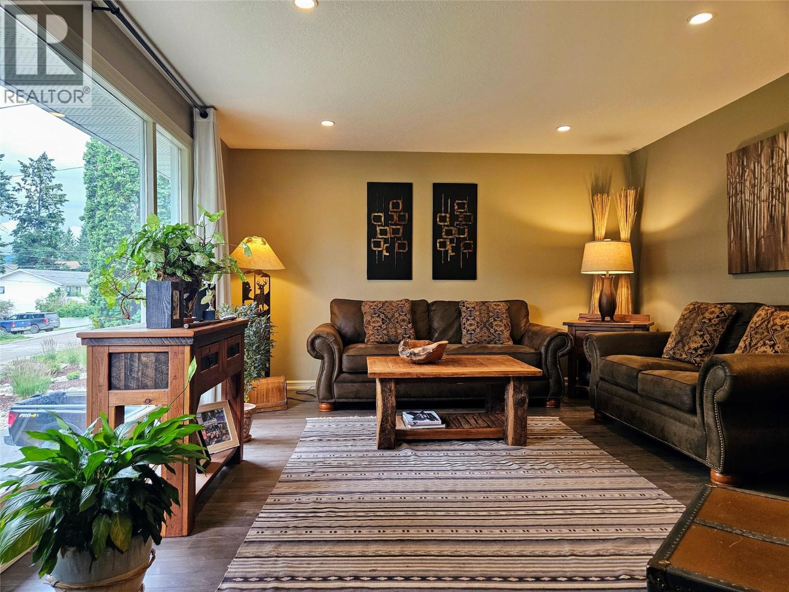 1718 9th Avenue, Invermere